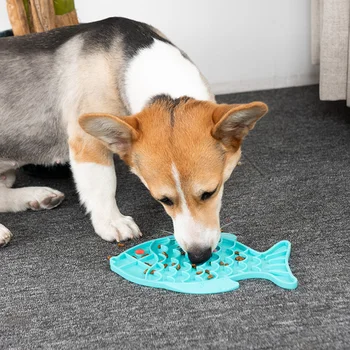 Lent Alimentator IQ Trata Promovarea Sănătății Distribuitor de Mâncare Pentru Câini Pisici Calmant Castron Pet Lins Mat Pește Forma de Silicon de Relief Anxietate