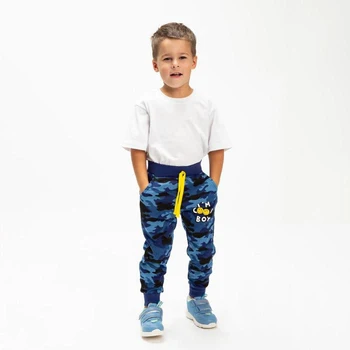 Pantaloni pentru un băiat, culoare albastru
